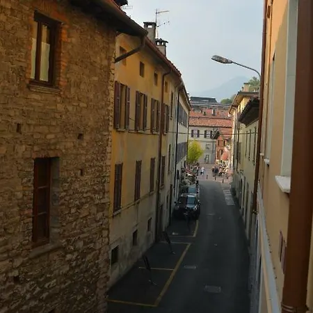 La Casa Di Tito - * Όπως