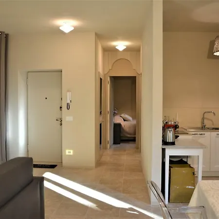 La Casa Di Tito - * קומו