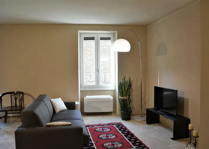 La Casa Di Tito - * Como